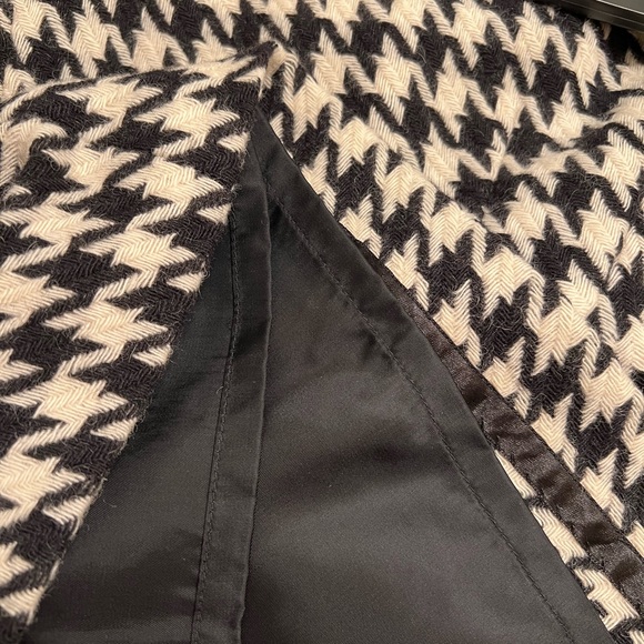 Loft Houndstooth Wool Pencil Skirt in Size 10 - Picture 3 of 4